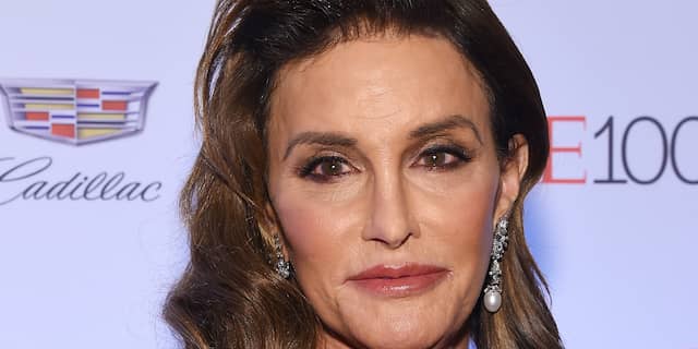 Caitlyn Jenner trots op eerste keer in badpak op het ...