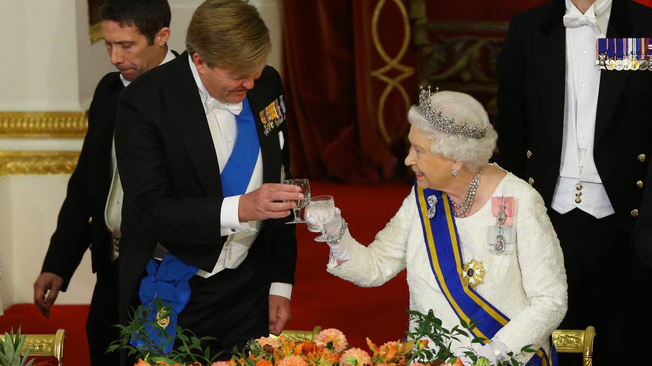 Beeld uit video: Zo vieren de collega's van koning Willem-Alexander hun verjaardag
