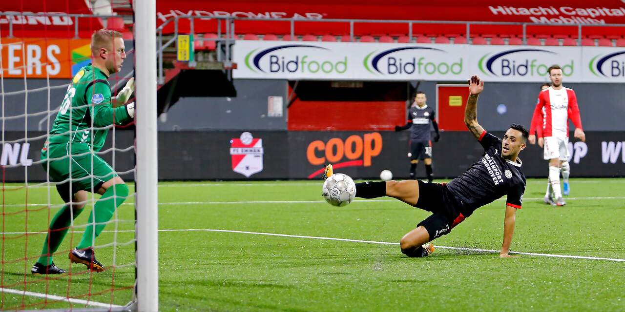PSV wint mede dankzij toevalstreffer voor het eerst op bezoek bij FC Emmen