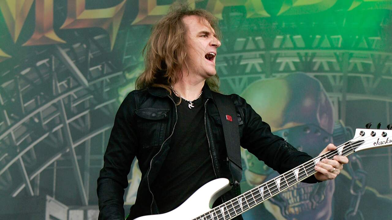 Megadeth-bassist had webcamseks met Nederlandse, klaagt verspreider beelden aan Muziek NU.nl