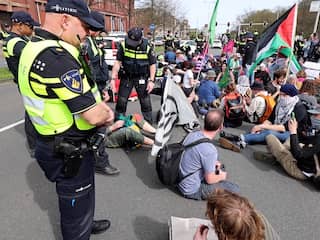 Activisten blokkeren meerdere wegen, behalve A12 in Den Haag