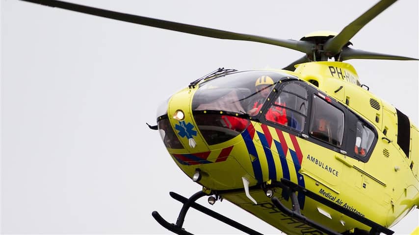 Vrouw zwaargewond na val op Kruisherenweg, traumahelikopter opgeroepen