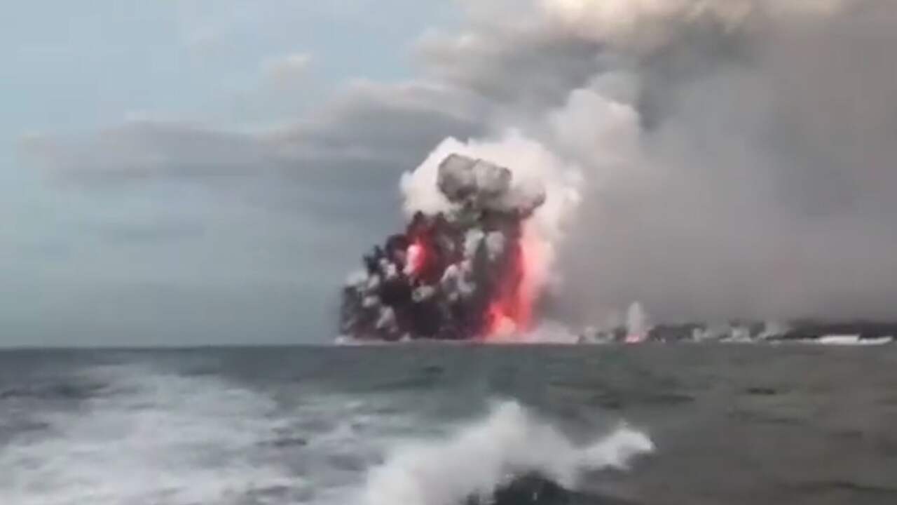 Beeld uit video: 'Lavabom' van vulkaan Kilauea op Hawaï verwondt 23 mensen