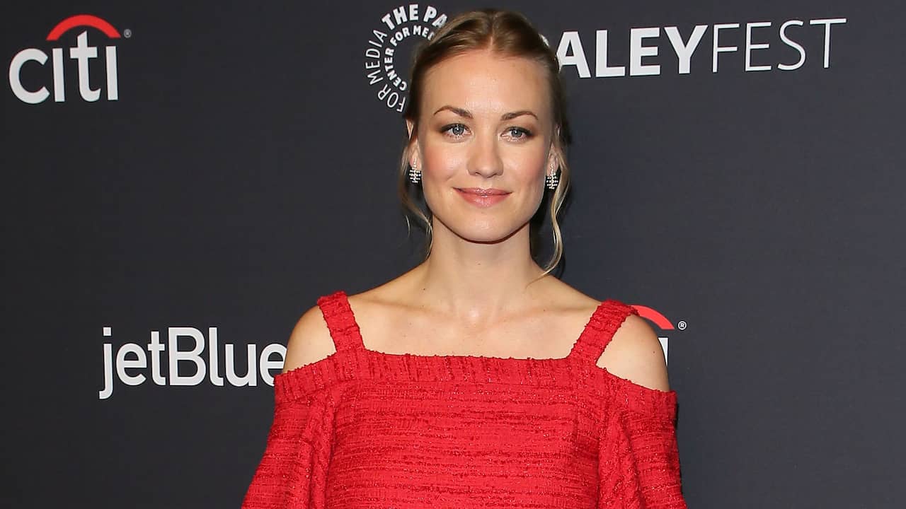 Actrice Yvonne Strahovski in verwachting | Achterklap | NU.nl