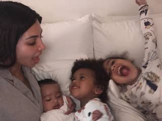 De zussen Kardashian registreren namen kinderen als merknaam