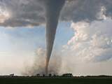Tientallen dodelijke tornado's razen over de VS: zo zit het