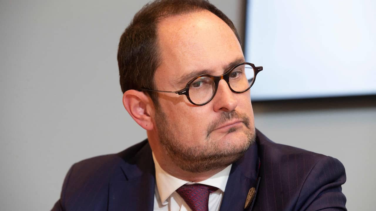 Minister of Belgium under fire for party where police car was urinated on |  Abroad - Paudal