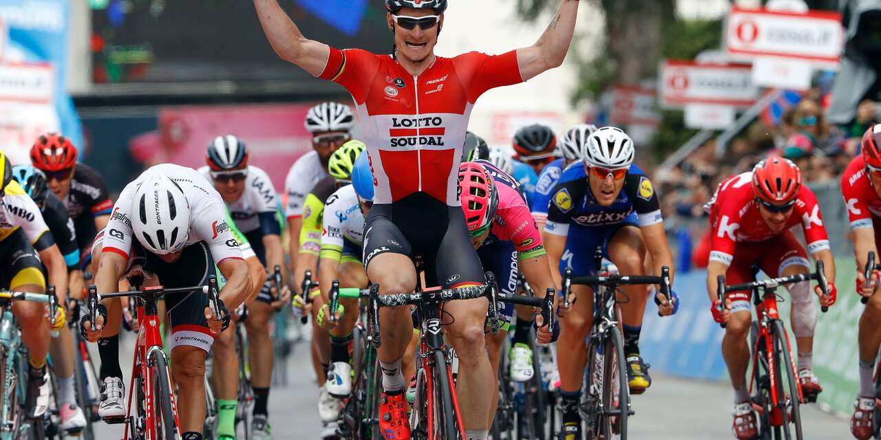 Greipel wint zevende rit Giro in massasprint, Dumoulin behoudt roze