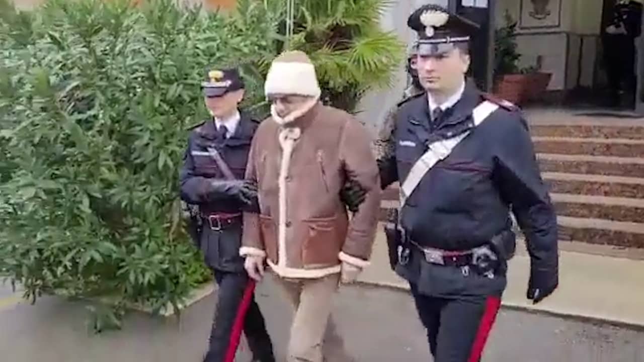Beeld uit video: Italianen bedanken agenten na arrestatie maffiabaas op Sicilië