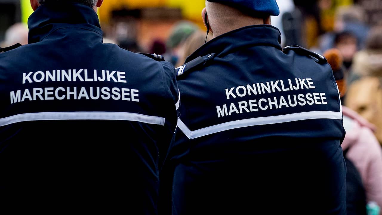 Seven arrests in Extinction Rebellion protest at Schiphol |  NOW