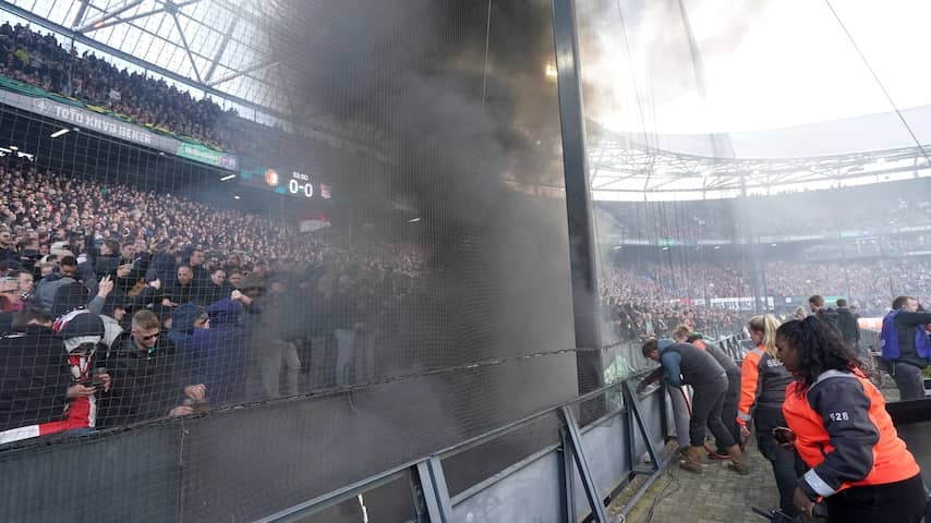 Feyenoord en NEC veroordelen vuurwerk bij bekerfinale: 'Compleet waardeloos'