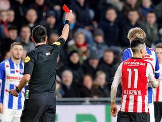 Koploper PSV verspeelt punten tegen Heerenveen na rood Lozano