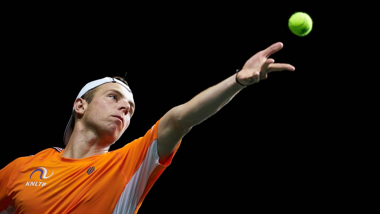 Handvest helpen omringen Nederlandse tennissers in actie op Davis Cup Finals: dit staat er op het  spel | Tennis | NU.nl