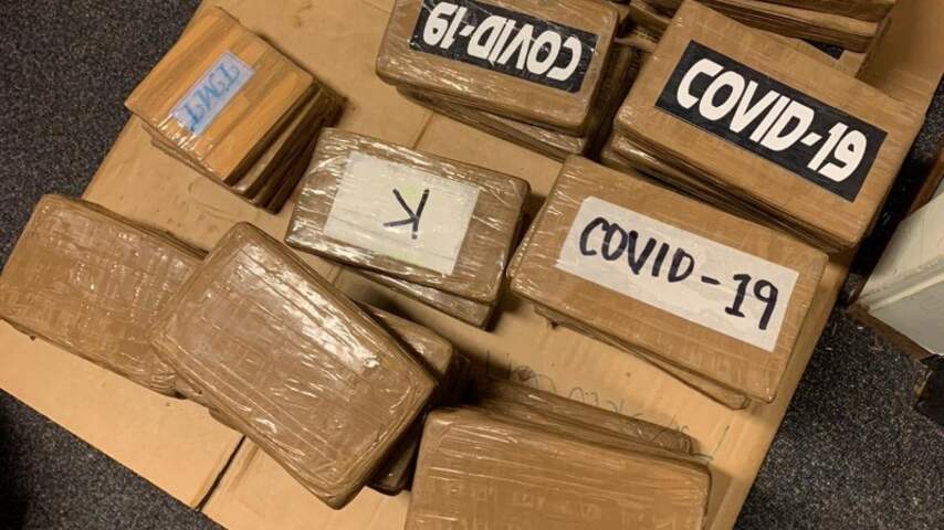 Politie treft 300 kilo cocaïne aan op boot in Zeeland, ook pakket aangespoeld