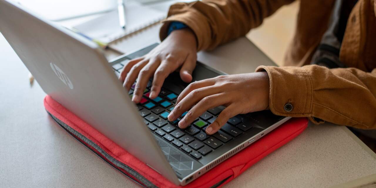 Amsterdammers met laag inkomen kunnen voor 20 euro laptop krijgen