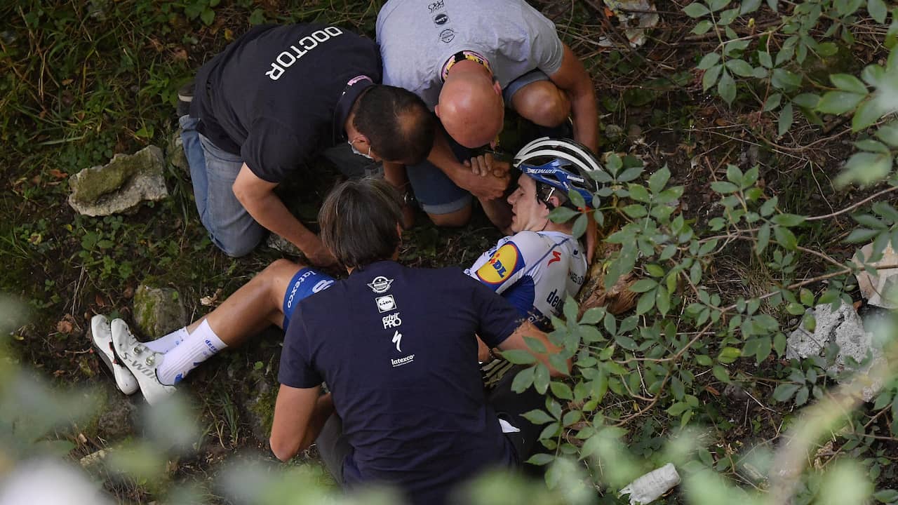 Remco Evenepoel kwam in augustus zwaar ten val in de Ronde van Lombardije en belandde in een ravijn.