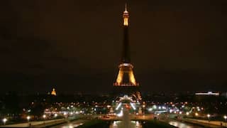 Lichten in Eiffeltoren gaan uit voor aanslag in Londen