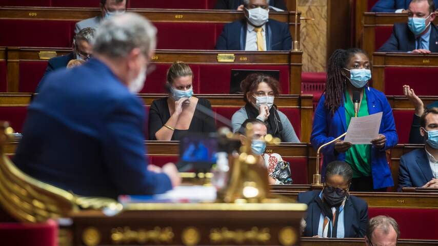 Franse parlementariërs met de dood bedreigd voor debat over coronapas