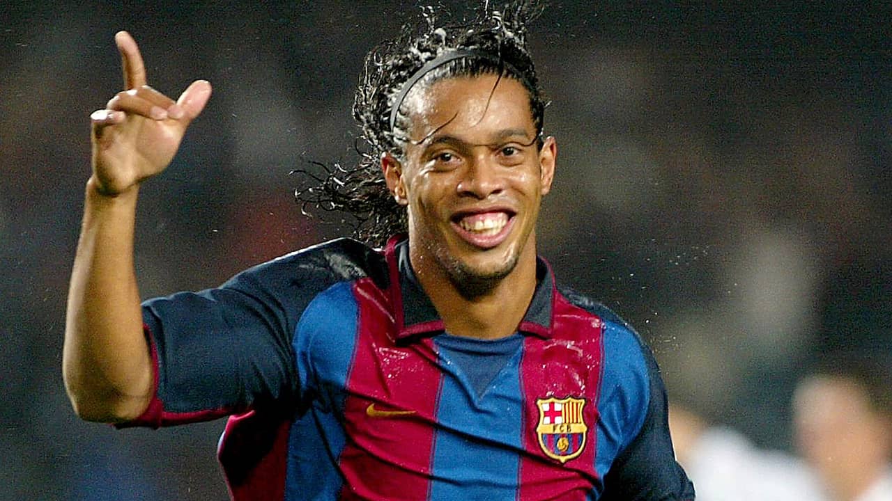 Beeld uit video: Fraaiste momenten van Ronaldinho op het veld