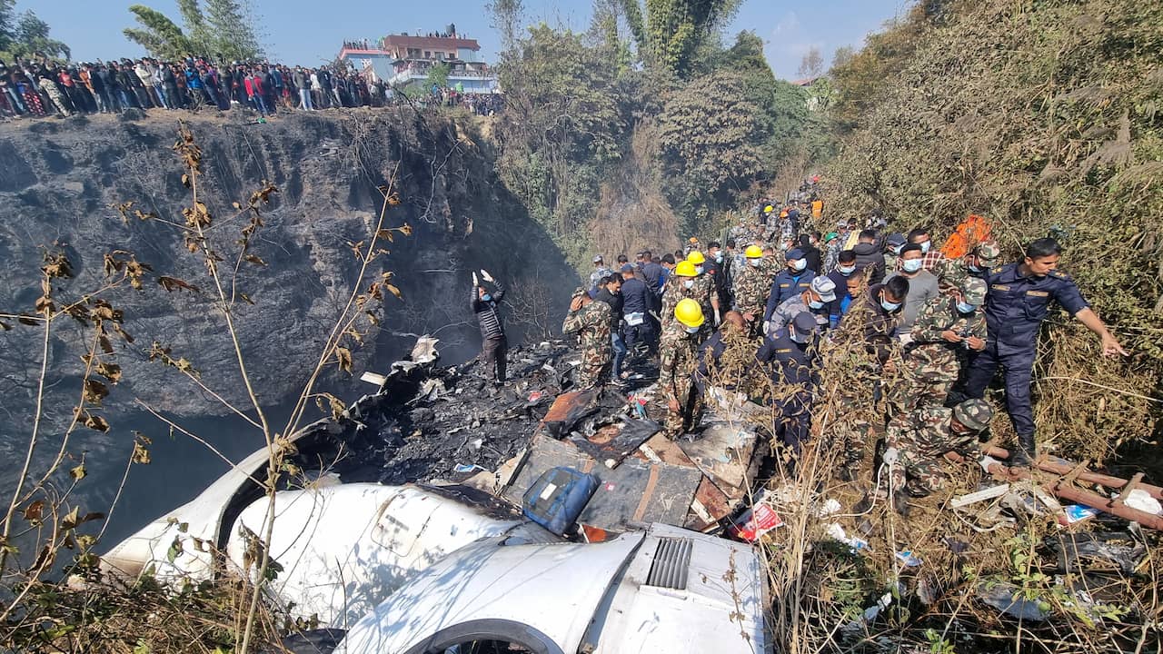 Quasi tutti gli occupanti uccisi in un incidente aereo in Nepal |  All’estero