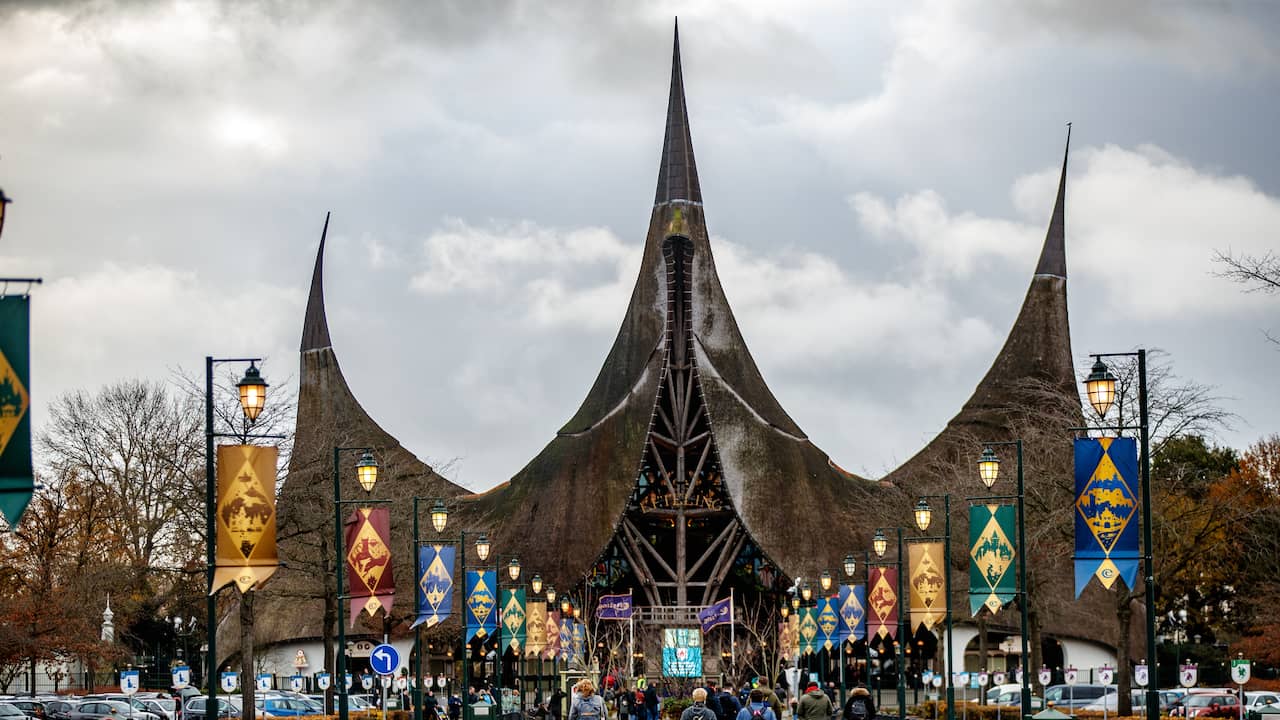 Efteling Adds Additional Obstacles at Entrance After Man Drives Car to Cash Register