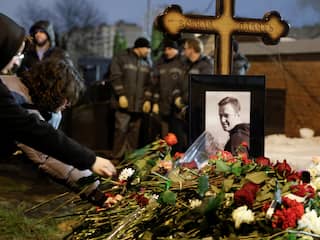 Navalny onder grote belangstelling begraven in Moskou, zeker 45 arrestaties
