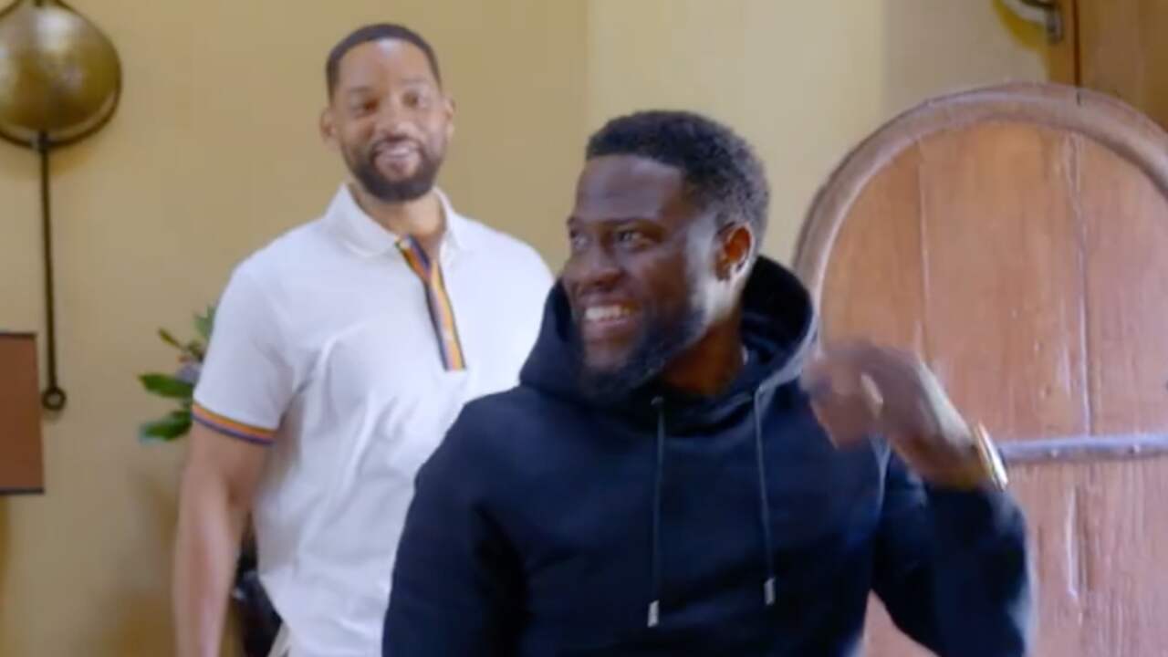 Beeld uit video: Will Smith deelt op verjaardag Kevin Hart grap met minideurtje
