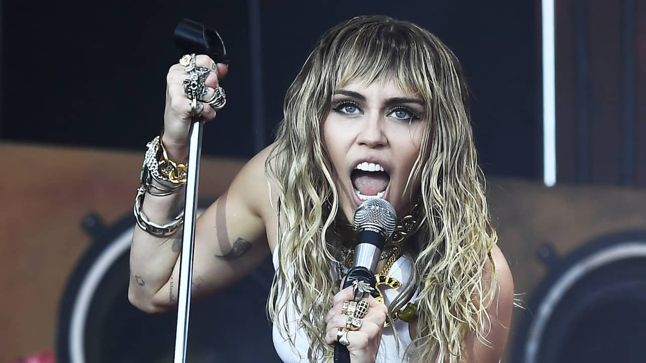 New music on Friday: Miley at midnight | Lipa Madonna - Teller