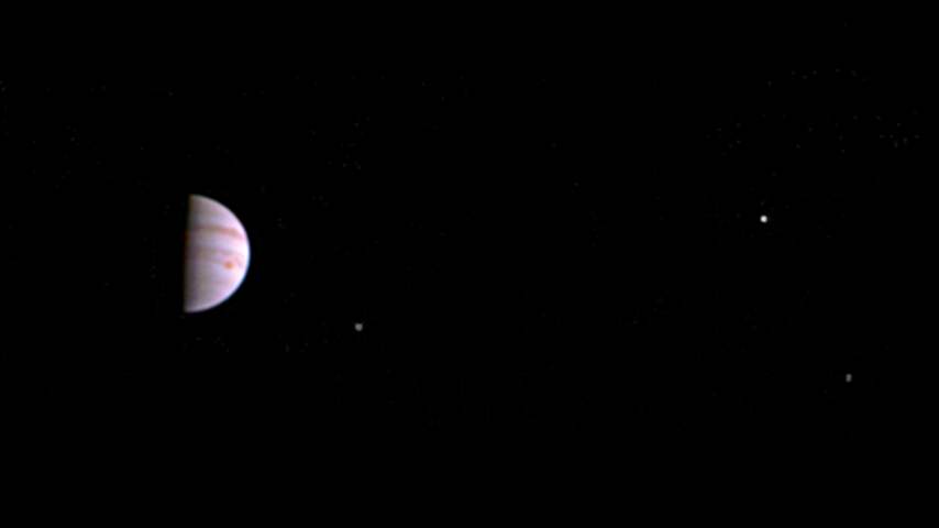 Jupiter en Mars zondagochtend in samenstand aan horizon te zien
