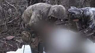 Oekraïners vinden lichamen van Russische militairen in Kharkiv