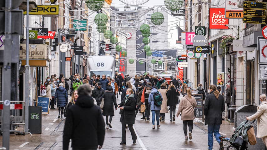 DNB verlaagt groeiverwachting en adviseert kabinet uitgaven te beperken