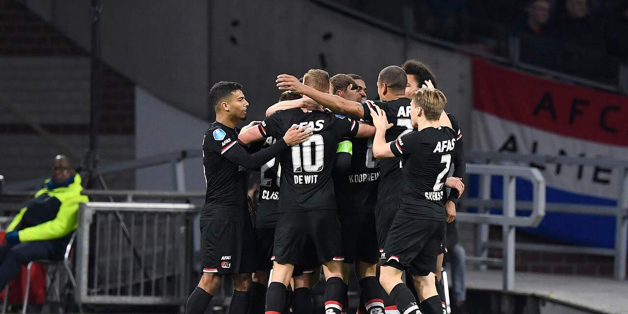 AZ wint in ArenA van Ajax en brengt spanning in Eredivisie volledig terug