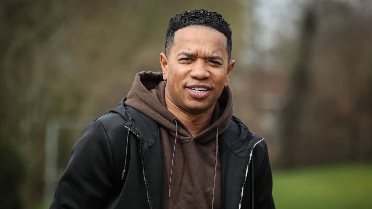 Emanuelson Keert Na Twaalf Jaar Terug Bij Ajax Als Assistent Van ...