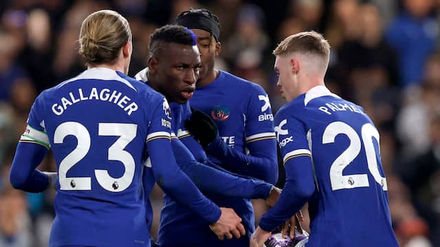 Chelsea-spelers Madueke, Jackson en Palmer ruziën om penalty