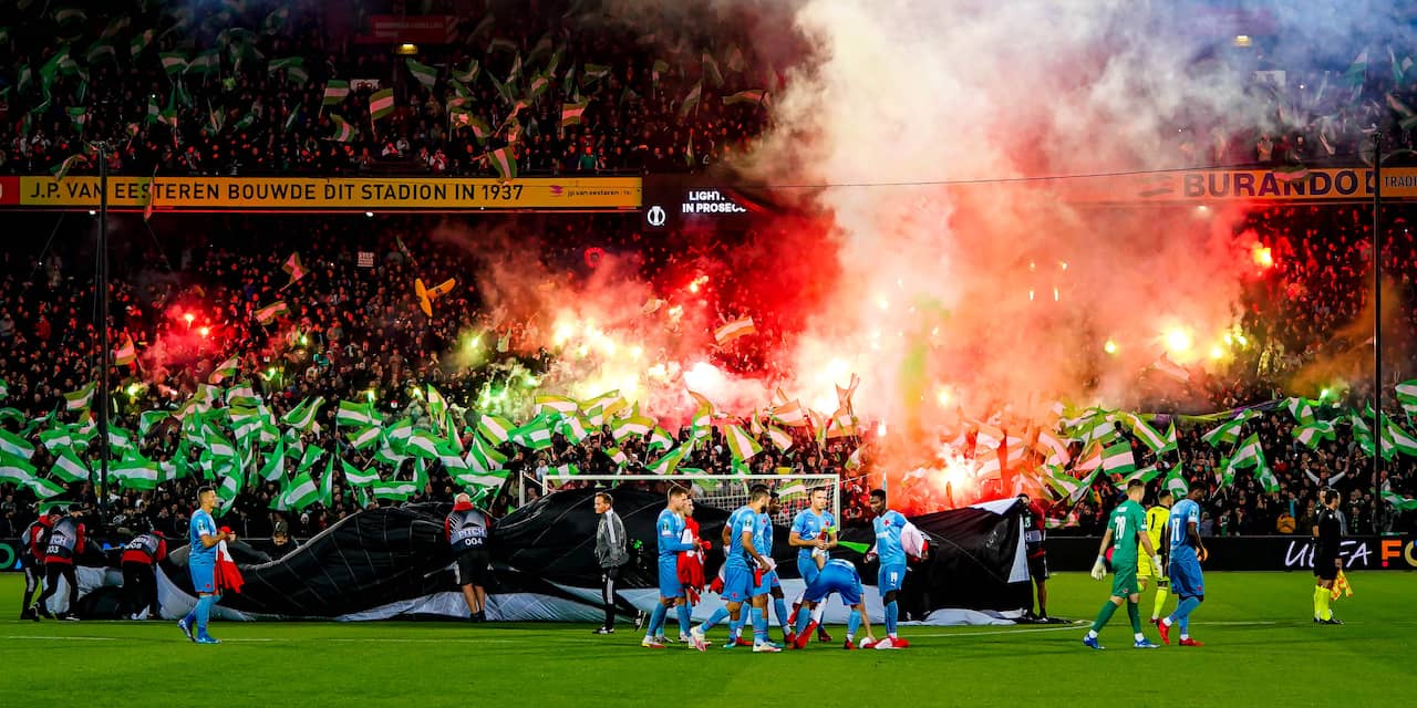 Supportersgroepen Feyenoord hopen na vertrek Koevermans op 'frisse wind'
