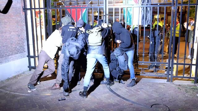 Politie voert pro-Palestijnse studenten af in Utrecht