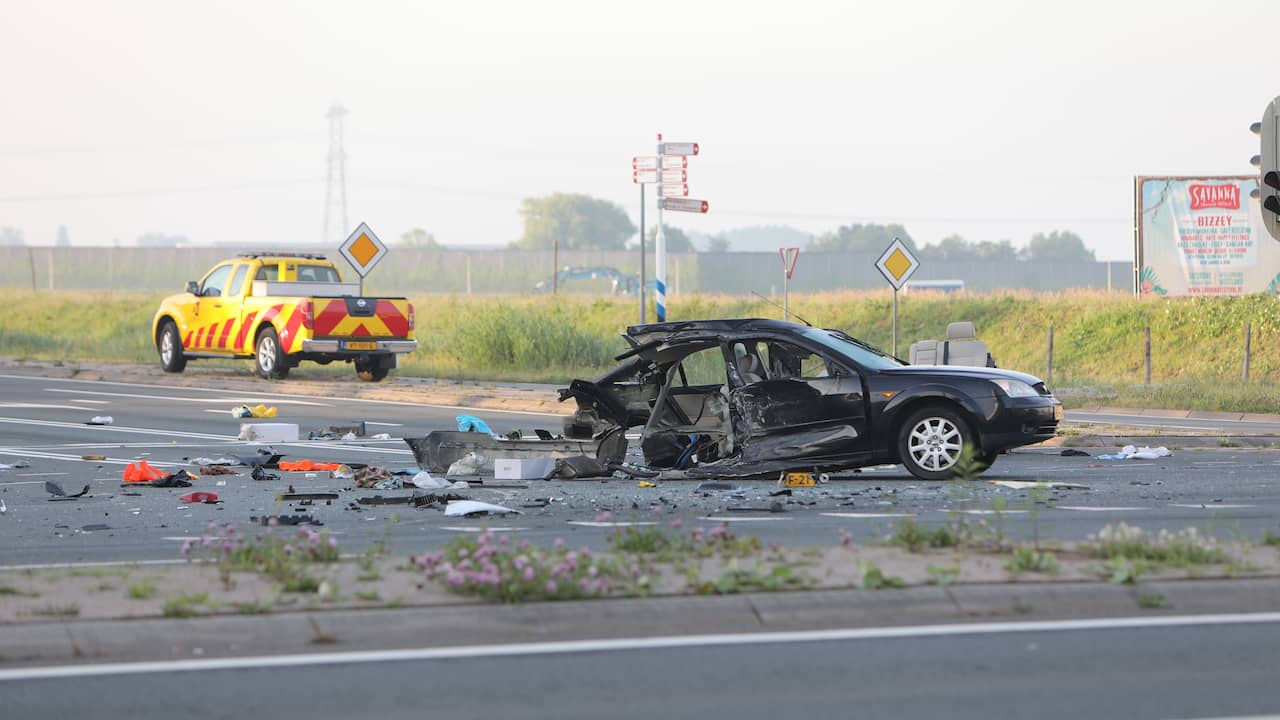 Nine injured after collision between car and van in South Holland Honselersdijk |  NOW