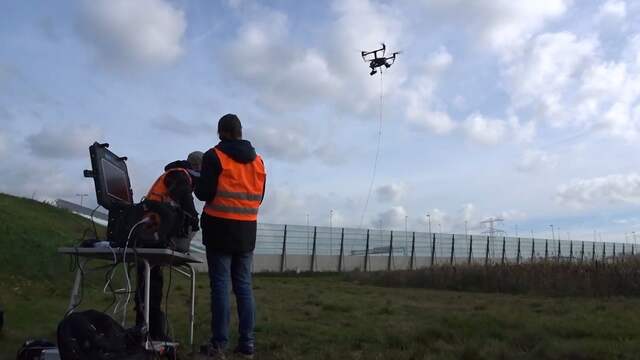 Rijkswaterstaat meet verkeersdrukte bij A1 met drone