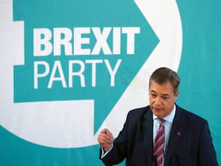 Brexitpartij-leider Farage maakt weg vrij voor Conservatieven in VK