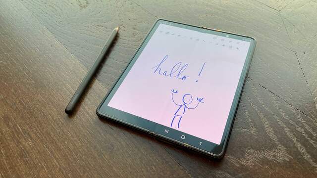 De Z Fold3 werkt nu ook met een speciale S-Pen.