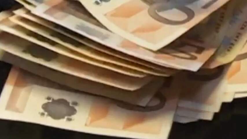 Scooterrijder aangehouden met honderdduizend euro op zak