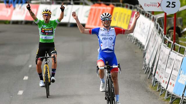 Primoz Roglic gunde de winst in de slotrit aan David Gaudu en stelde zelf zijn eindzege veilig.