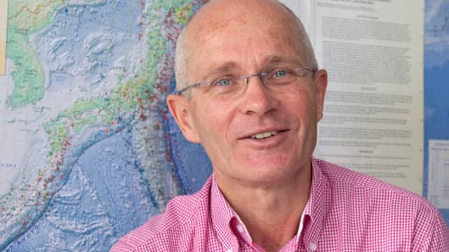 Vulkaanexpert Rob Govers: 'Een vulkaanuitbarsting kan op lange termijn enorme consequenties hebben'. Foto: privébezit