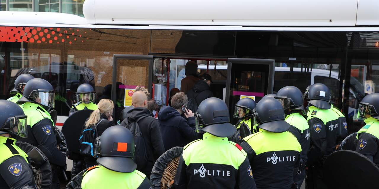 Politie verricht tachtig arrestaties bij Haags antilockdownprotest