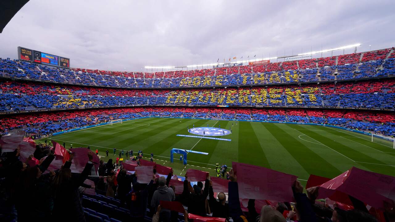 In totaal zaten 91.553 mensen op de tribunes van Camp Nou.