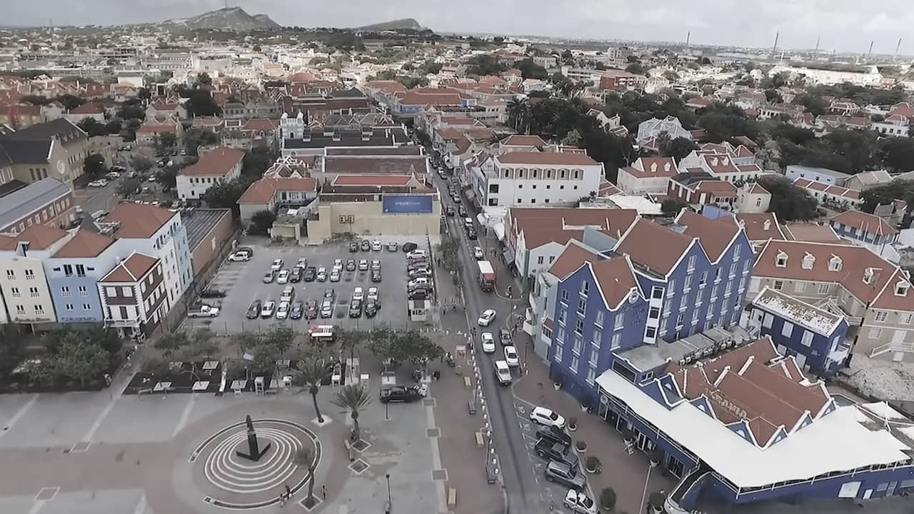 Beeld uit video: Coronacrisis Curaçao: lege magen en uitgestorven hotels