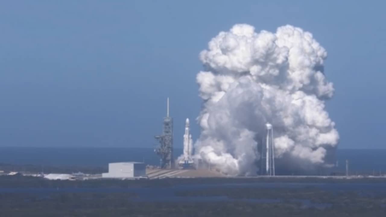 SpaceX test motoren voor Falcon Heavy-raket
