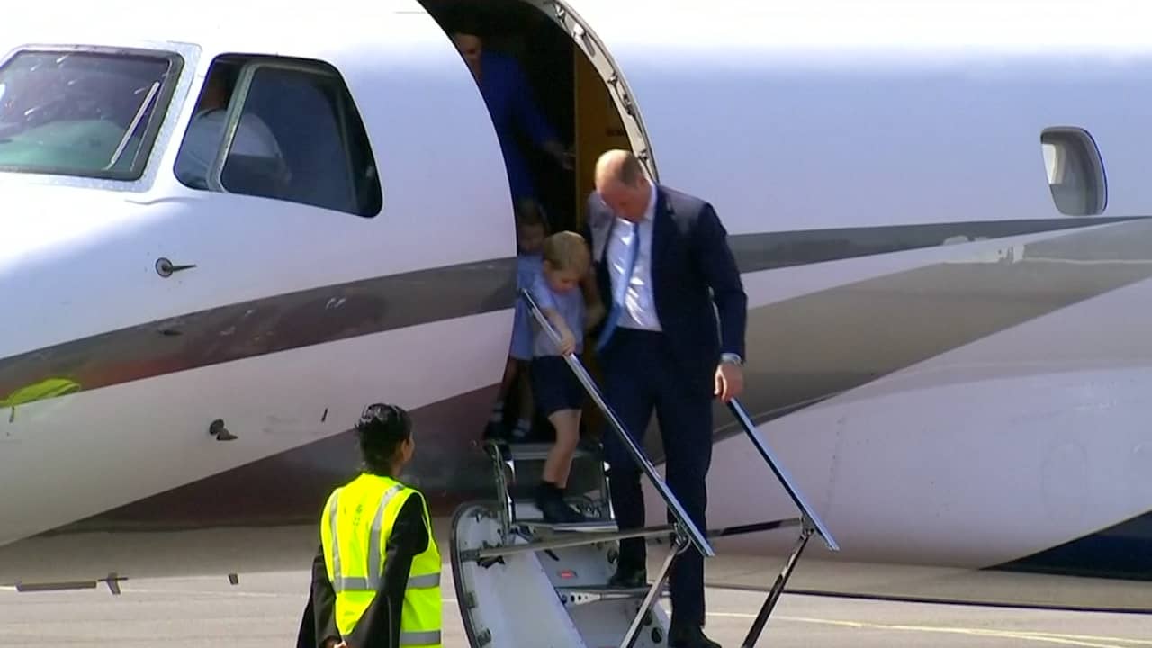 Beeld uit video: Prins William en Kate ontmoeten Angela Merkel in Berlijn