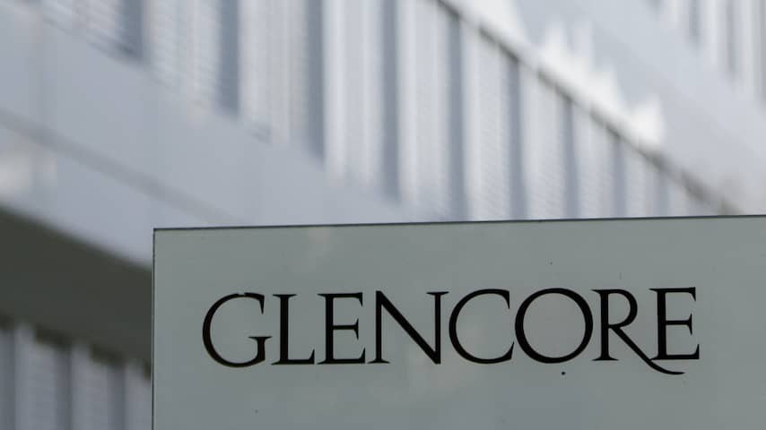 Glencore dringt schuld verder terug
