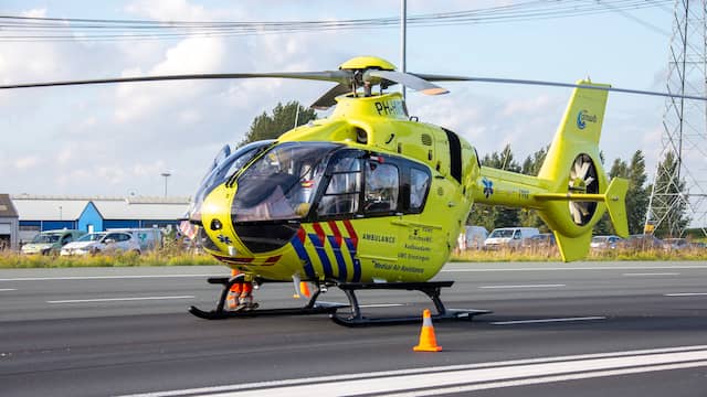 Margraten - Tien gewonden bij ernstige aanrijding tussen lijnbus en auto. Margraten - Tien gewonden bij ernstige aanrijding tussen lijnbus en auto.